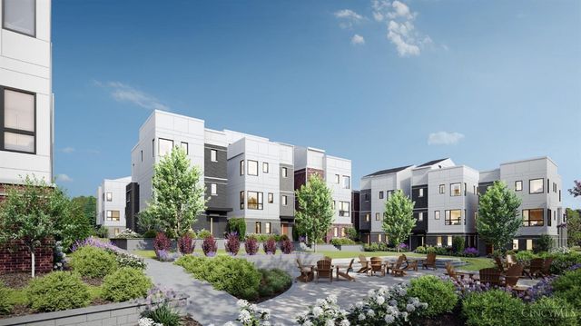 6227 W Station Court Drive, Cincinnati, OH 45224