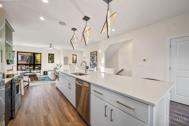 6227 W Station Court Drive, Cincinnati, OH 45224