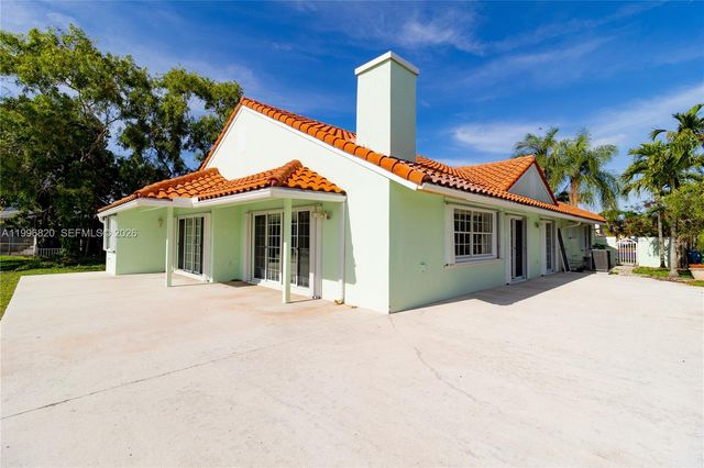 10352 NW 46th St, Doral, FL 33178