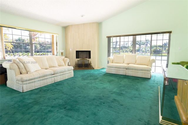 10352 NW 46th St, Doral, FL 33178