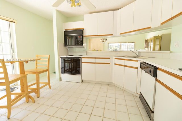 10352 NW 46th St, Doral, FL 33178