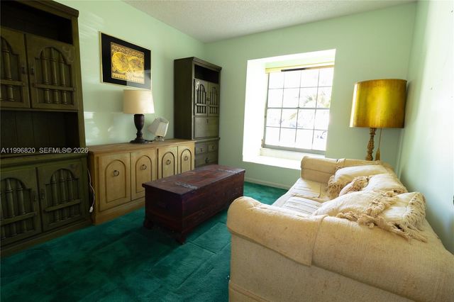 10352 NW 46th St, Doral, FL 33178