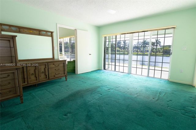 10352 NW 46th St, Doral, FL 33178