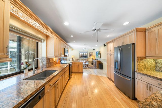 17242 SW 88th Ave, Palmetto Bay, FL 33157