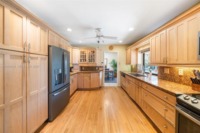 17242 SW 88th Ave, Palmetto Bay, FL 33157