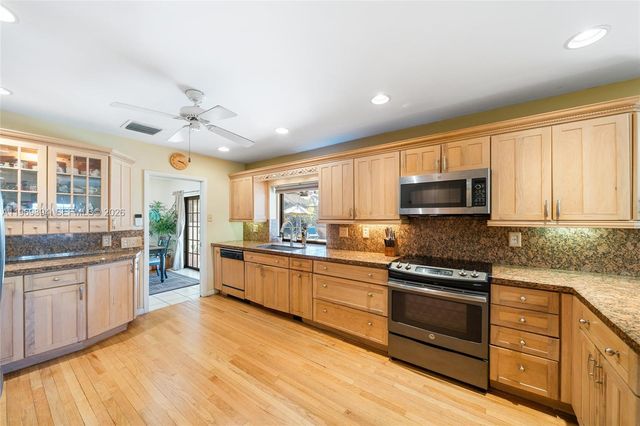 17242 SW 88th Ave, Palmetto Bay, FL 33157