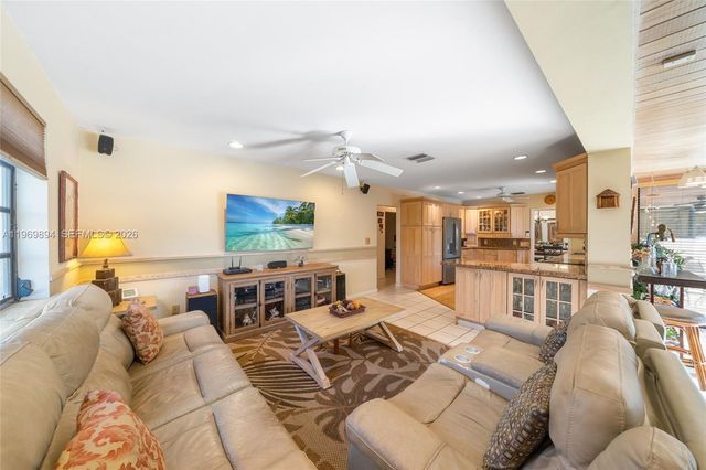 17242 SW 88th Ave, Palmetto Bay, FL 33157