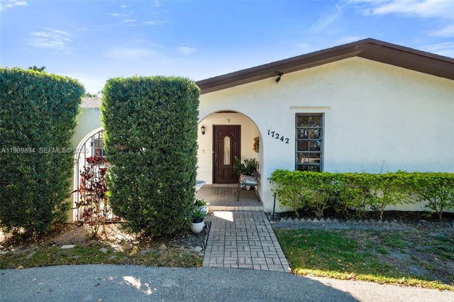 17242 SW 88th Ave, Palmetto Bay, FL 33157