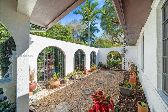 17242 SW 88th Ave, Palmetto Bay, FL 33157