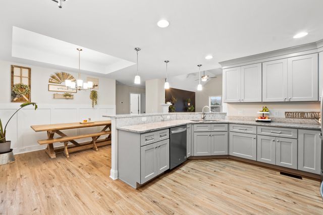 6864 Steep Hl, Ooltewah, TN 37363