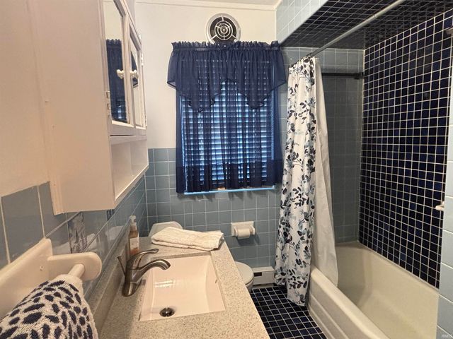 3410 CHARLOTTE Avenue, Fort Wayne, IN 46805