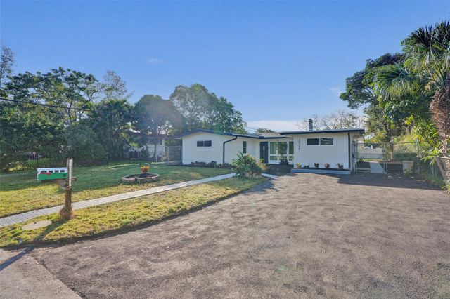3024 SW 10th Street, Fort Lauderdale, FL 33312