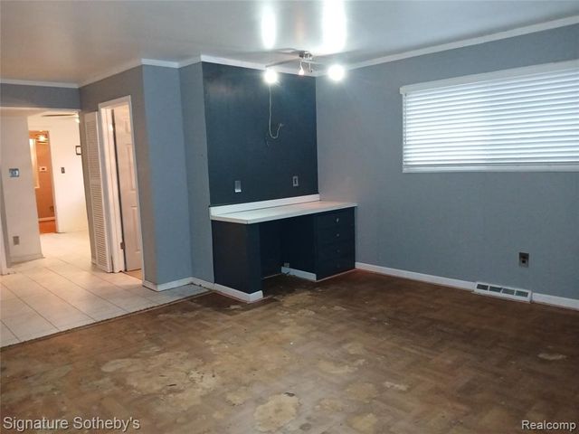 22101 Church Street, Oak Park, MI 48237