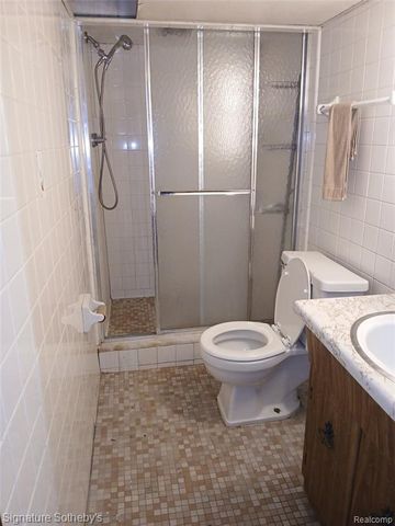 22101 Church Street, Oak Park, MI 48237