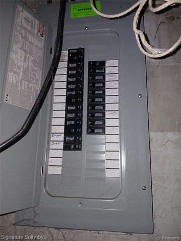 22101 Church Street, Oak Park, MI 48237