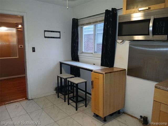 22101 Church Street, Oak Park, MI 48237