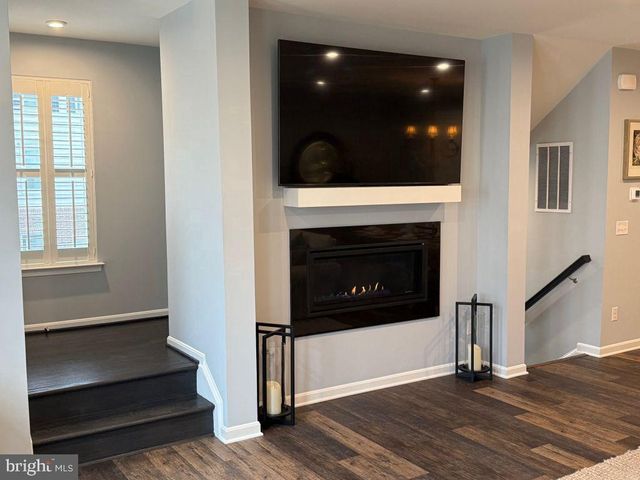 12900 BLUE SKY PL, Woodbridge, VA 22192