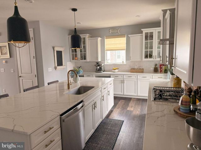 12900 BLUE SKY PL, Woodbridge, VA 22192