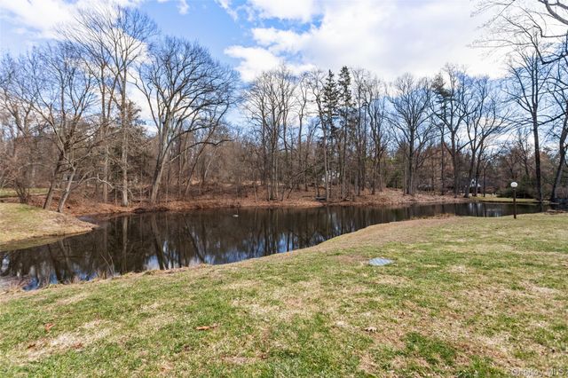 24 Beechwood Way, Briarcliff Manor, NY 10510