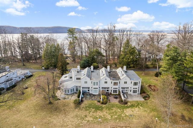 24 Beechwood Way, Briarcliff Manor, NY 10510