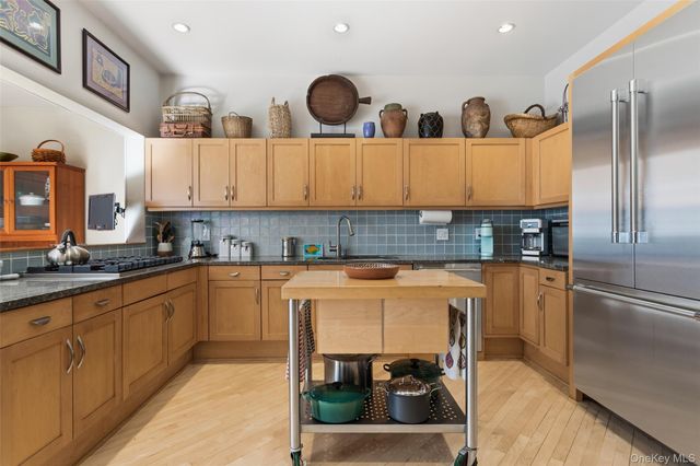 24 Beechwood Way, Briarcliff Manor, NY 10510