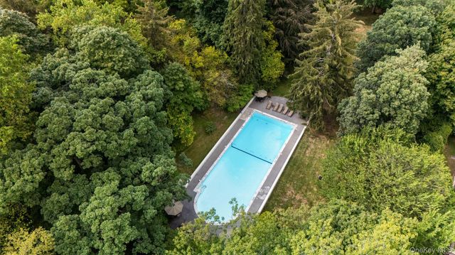 24 Beechwood Way, Briarcliff Manor, NY 10510