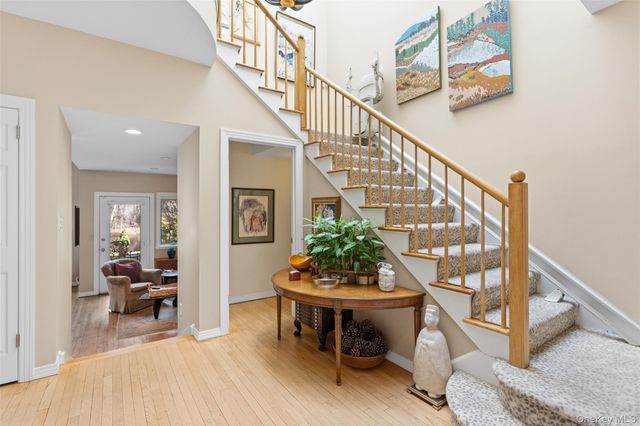 24 Beechwood Way, Briarcliff Manor, NY 10510