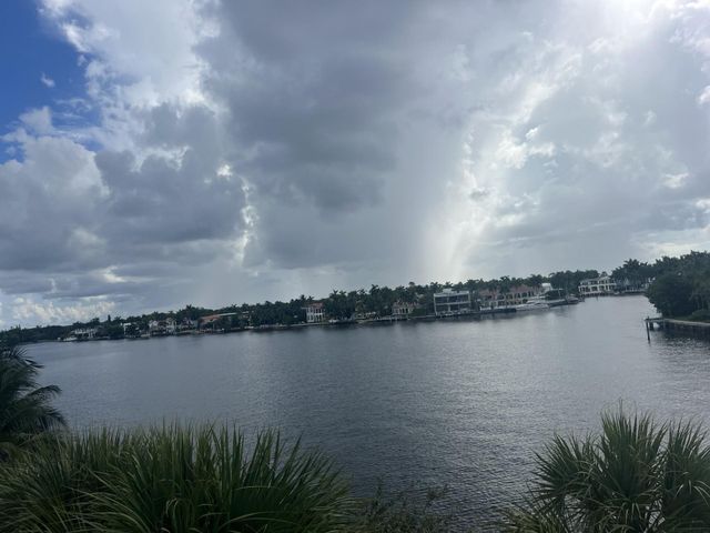 19667 Turnberry Way 4J, Miami, FL 33180