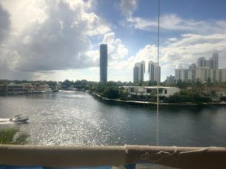 19667 Turnberry Way 4J, Miami, FL 33180