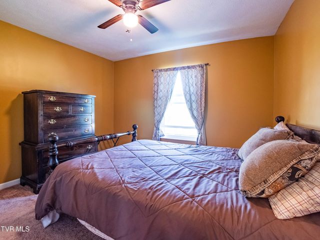 271 Stewart Hills Drive, Rogersville, TN 37857