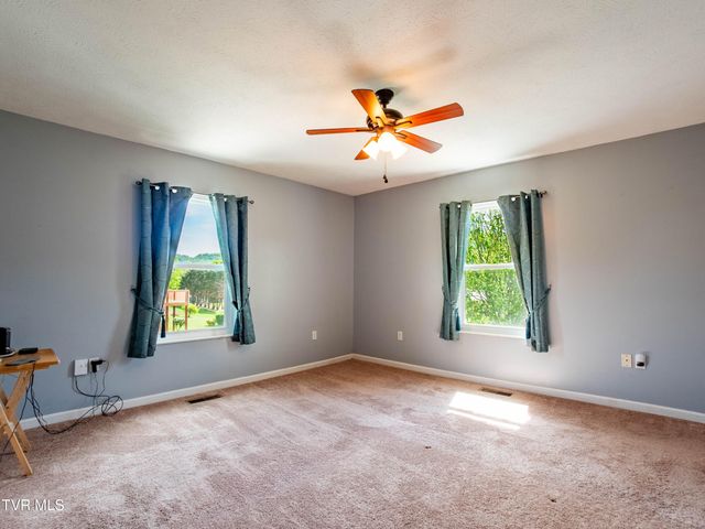 271 Stewart Hills Drive, Rogersville, TN 37857