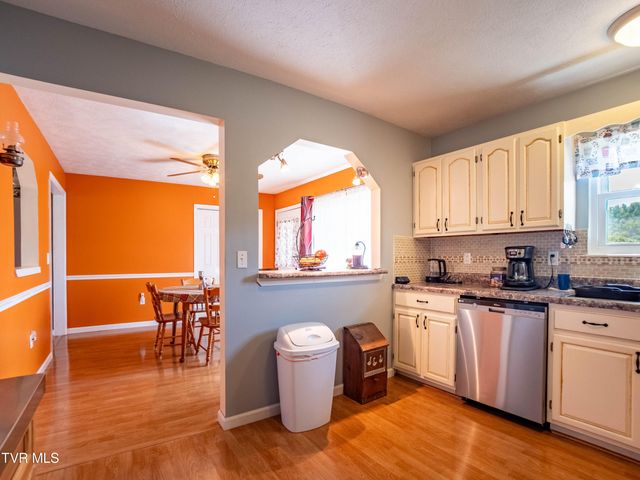 271 Stewart Hills Drive, Rogersville, TN 37857