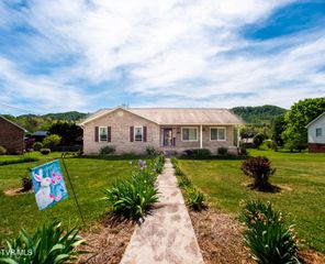 271 Stewart Hills Drive, Rogersville, TN 37857