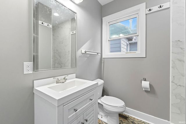 1040 Delaware Avenue, Fort Wayne, IN 46805