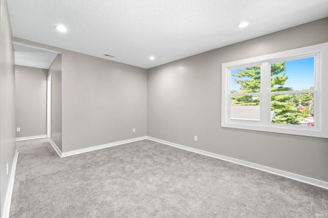 1040 Delaware Avenue, Fort Wayne, IN 46805