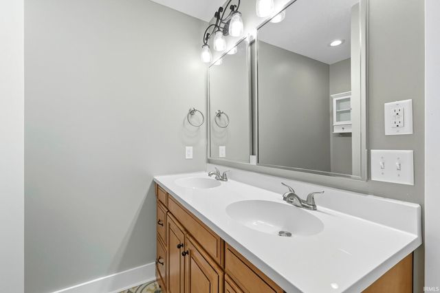 1040 Delaware Avenue, Fort Wayne, IN 46805