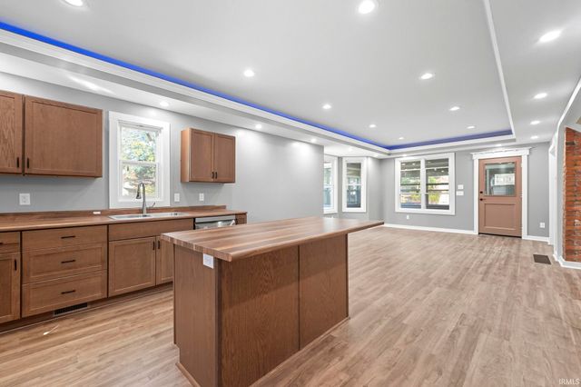 1040 Delaware Avenue, Fort Wayne, IN 46805