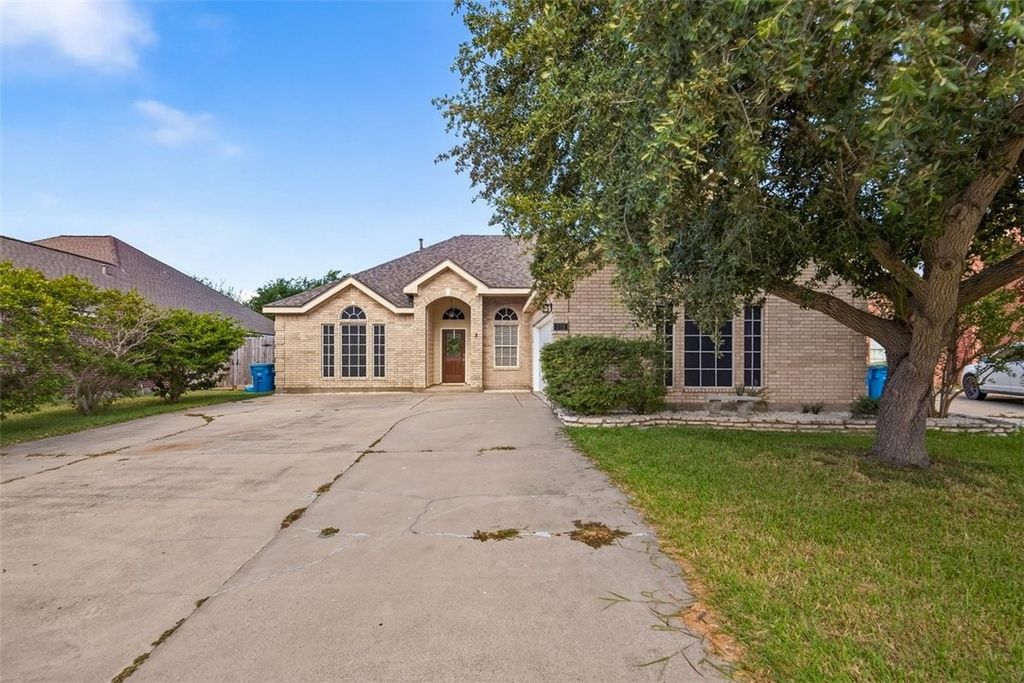 338 Lema Dr, Portland, TX 78374 — exterior