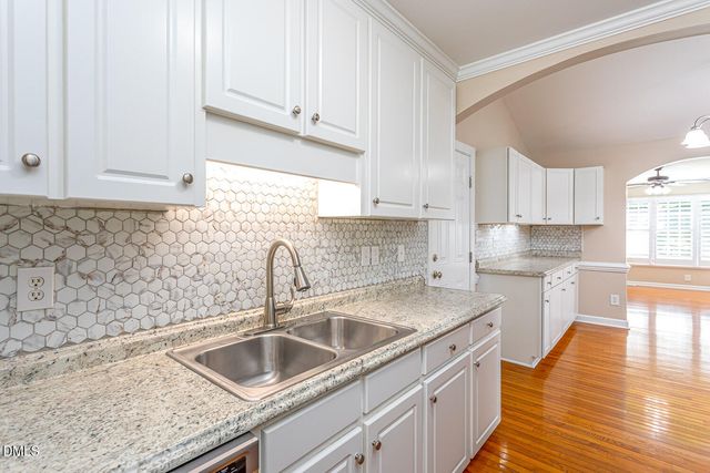 34 Blue Pond Road, Clayton, NC 27520