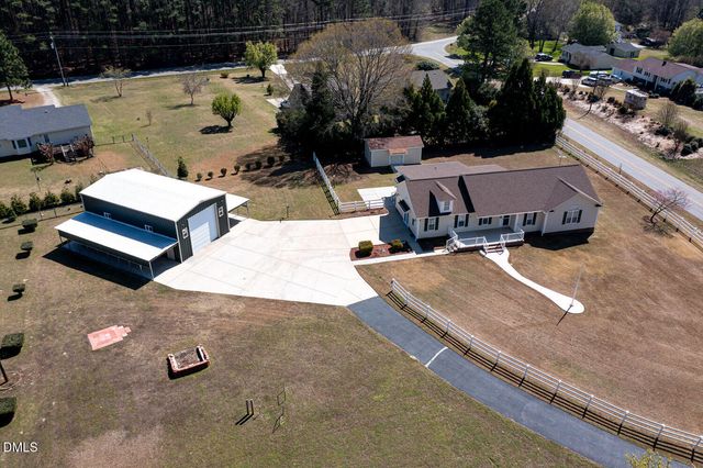 34 Blue Pond Road, Clayton, NC 27520