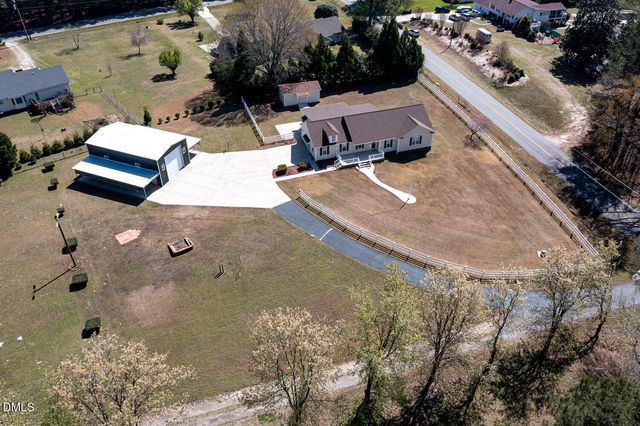 34 Blue Pond Road, Clayton, NC 27520