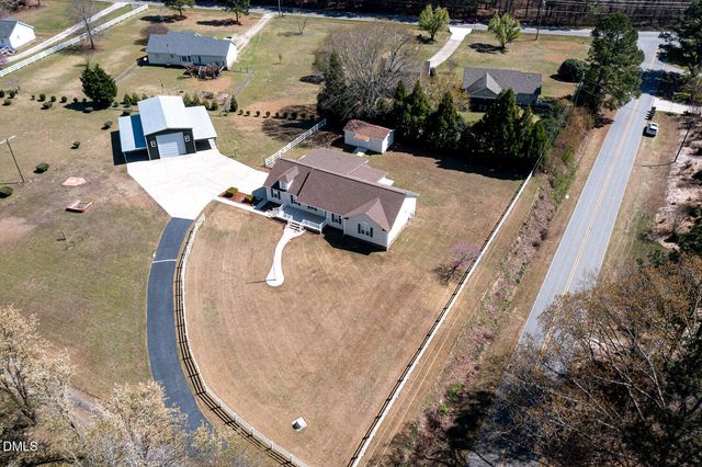 34 Blue Pond Road, Clayton, NC 27520