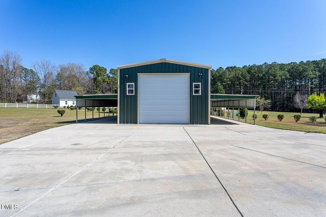 34 Blue Pond Road, Clayton, NC 27520