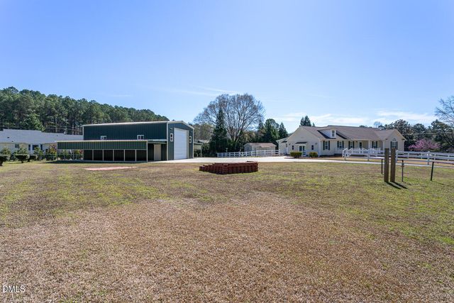 34 Blue Pond Road, Clayton, NC 27520