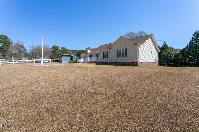 34 Blue Pond Road, Clayton, NC 27520