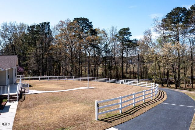 34 Blue Pond Road, Clayton, NC 27520