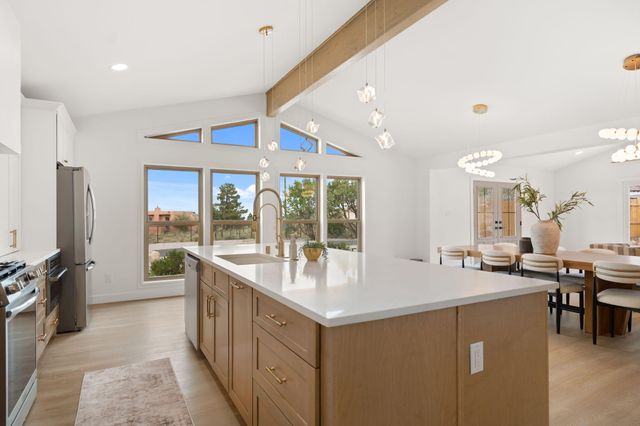 12300 Palomas Avenue NE, Albuquerque, NM 87122