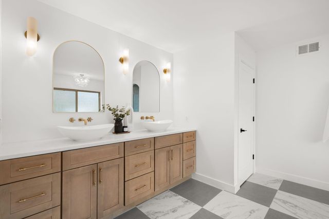 12300 Palomas Avenue NE, Albuquerque, NM 87122