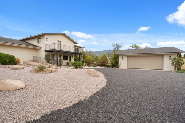 12300 Palomas Avenue NE, Albuquerque, NM 87122