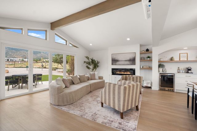 12300 Palomas Avenue NE, Albuquerque, NM 87122